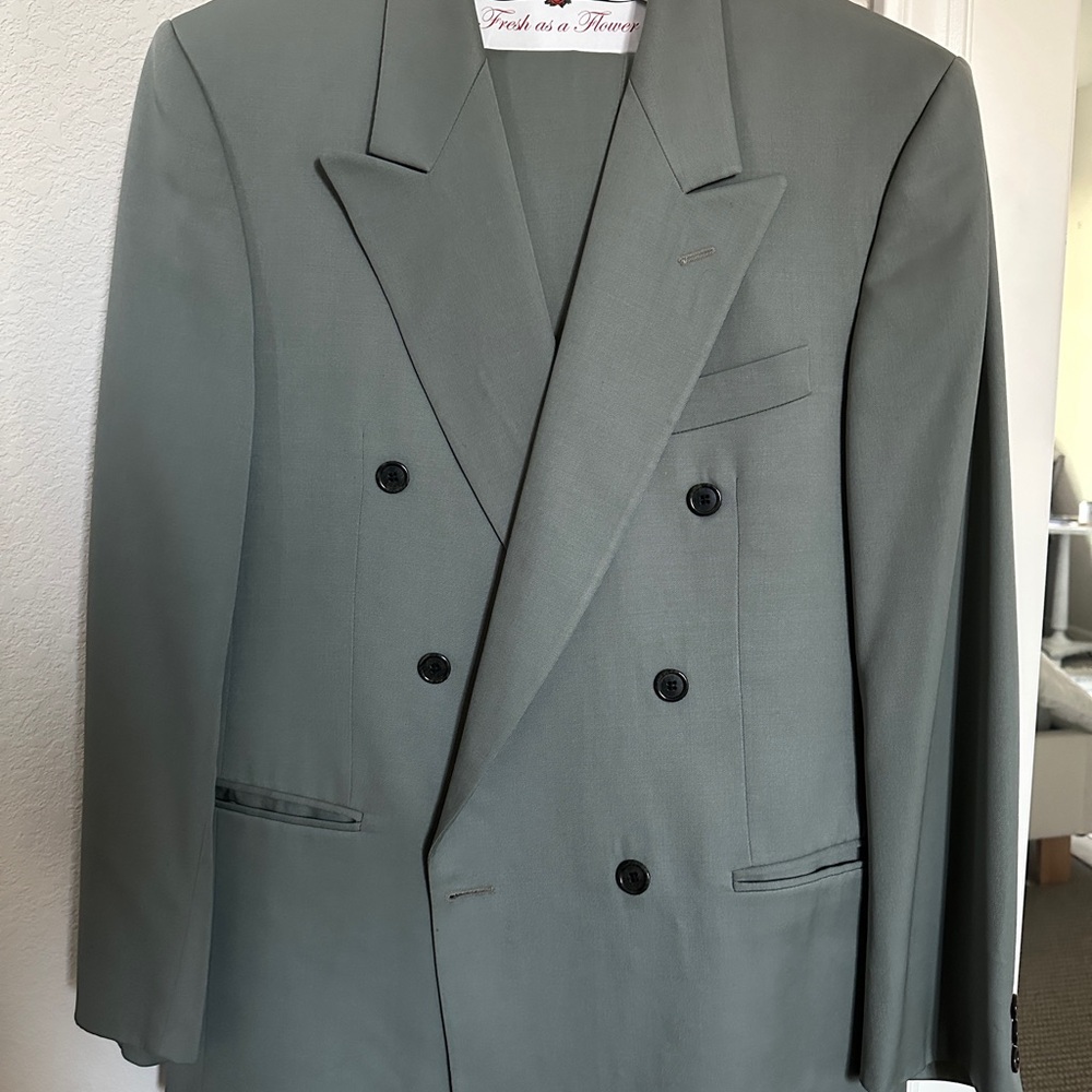 Tailored Men's Double-Breasted Gray Green Suit